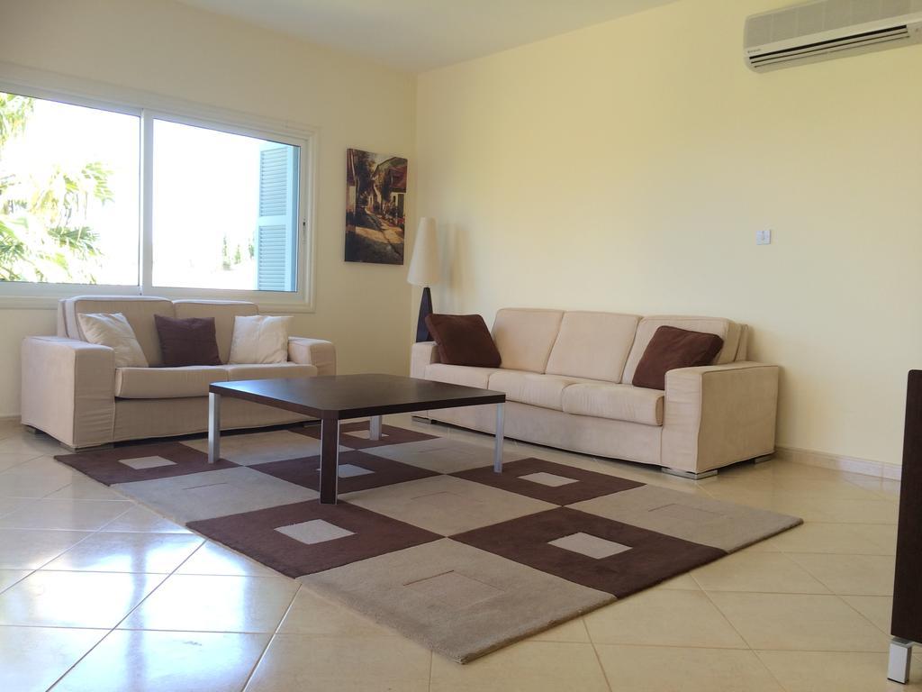 Villa Riverside Polis Room photo